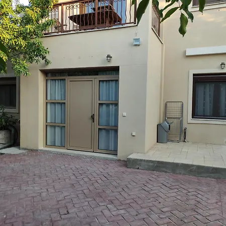 Under The Trees Apartment Heraklion (Crete)